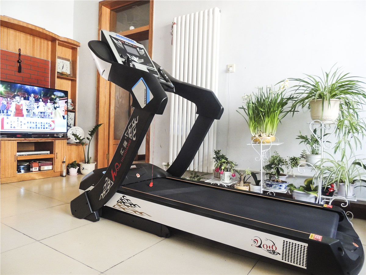 跑步機(jī)的減震性能是選擇一款跑步機(jī)的重要標(biāo)準(zhǔn) 跑步機(jī)的減震性能是選擇一款跑步機(jī)的重要標(biāo)準(zhǔn)